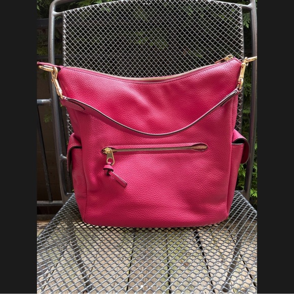 Coach Fucshia Purse 👛 - Picture 2 of 5